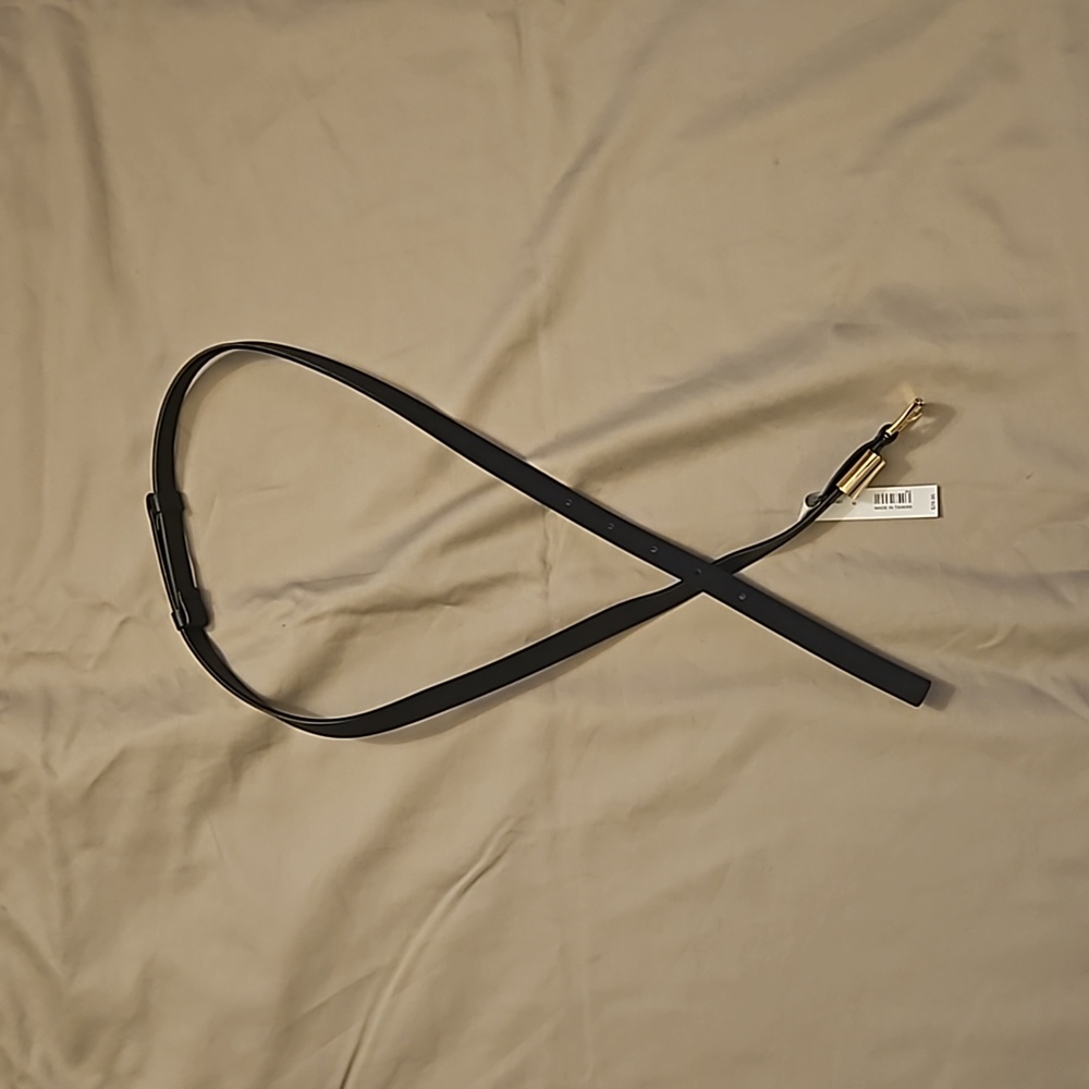 Black adjustable skinny belt